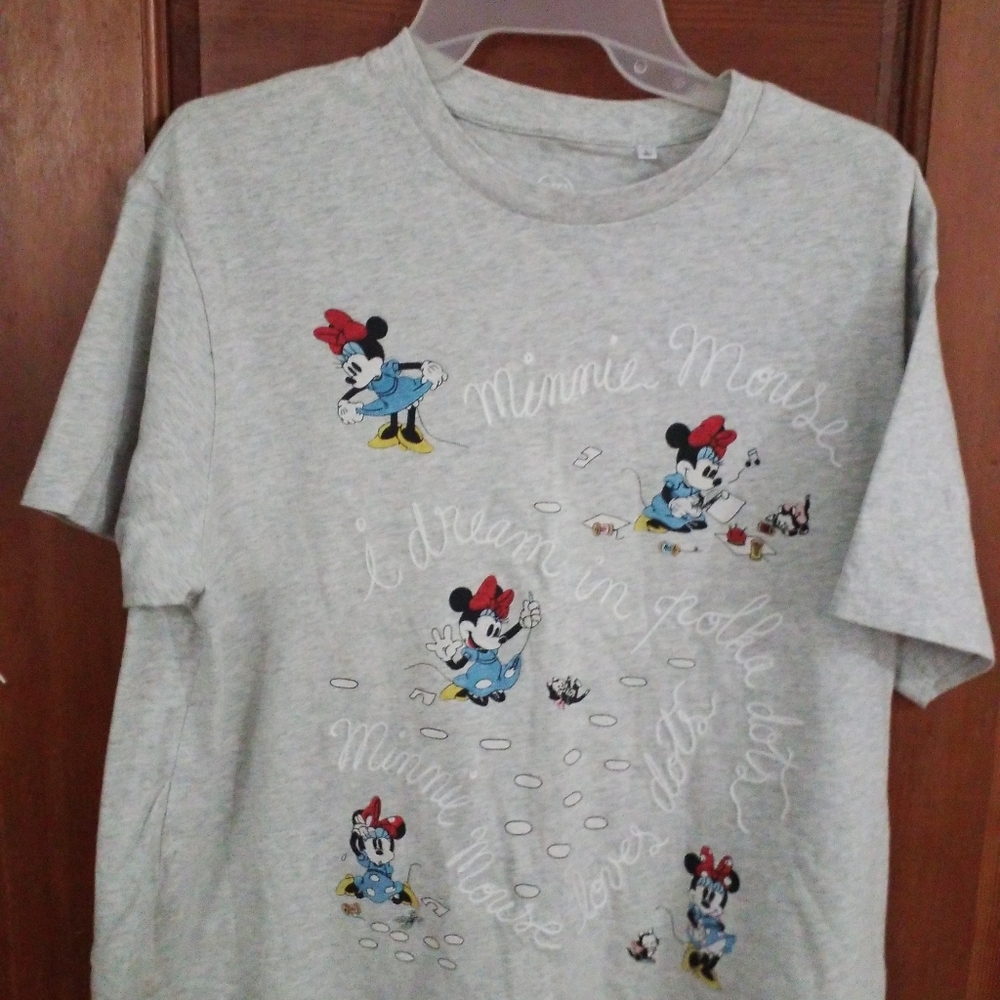Woman's tee